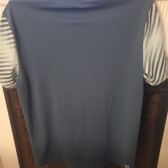 T shirt small - Picture 5 of 5